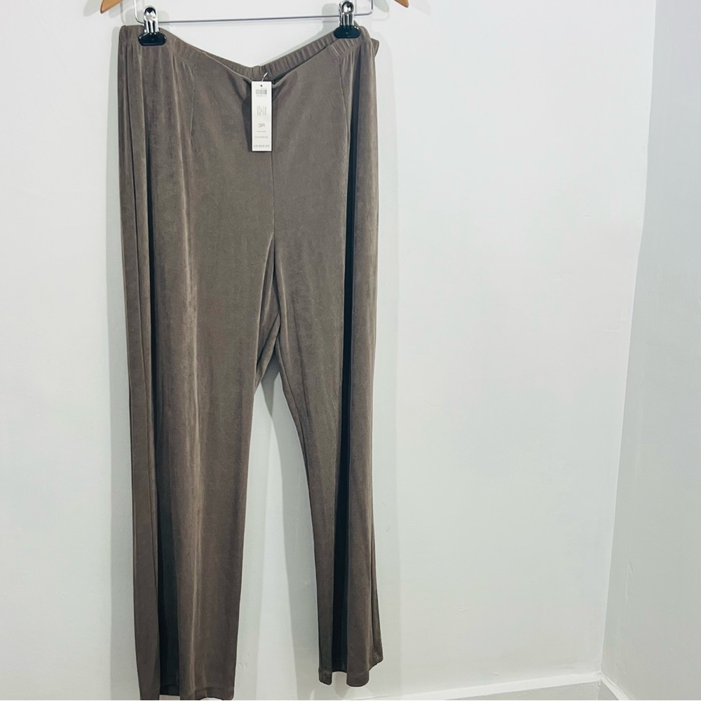 Wide Leg Velvet-Look Pants in Taupe